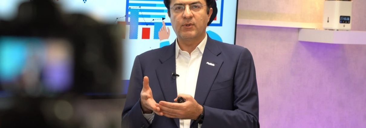 مدیرعامل شرکت مایدیتا در مستند کارآفرین موفق از مسیر کارآفرینی میگوید